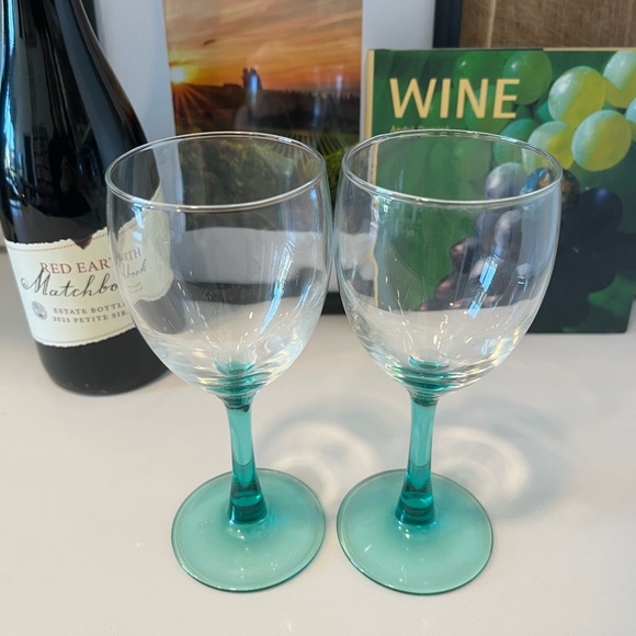 Pair of Luminarc Vintage Wine Glasses Clear Bowl with Turquoise Stem 6.75” Tall - Picture 1 of 4